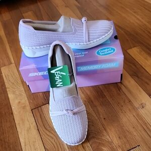 Skechers Pacific Charm 2.0 Knot  Slip-Ons Shoes Size 9.5 M NIB NWT - so Cute!